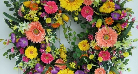 Το έθιμο του μαγιάτικου στεφανιού!