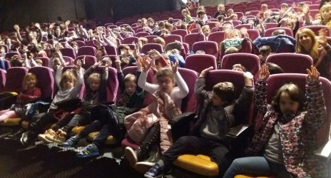 Παρακολούθηση θεατρικής παράστασης, «Η ιστορία του γάτου, που έμαθε σ’ ένα γλάρο να πετάει»!