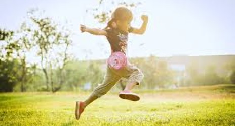 Έρευνα: Η επαφή με τη φύση στην παιδική ηλικία οδηγεί σε καλύτερη ψυχική υγεία στην ενήλικη ζωή