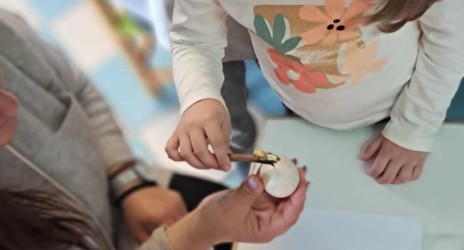 Περδίκες με τους Γρεβενιώτες Κοζάνης σήμερα στα Στρουμφάκια!! Τα κεντητά πασχαλινά αυγά της Δυτικής Μακεδονίας